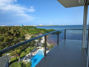Peninsula Luxury Apartments with ocean front and espectacular views